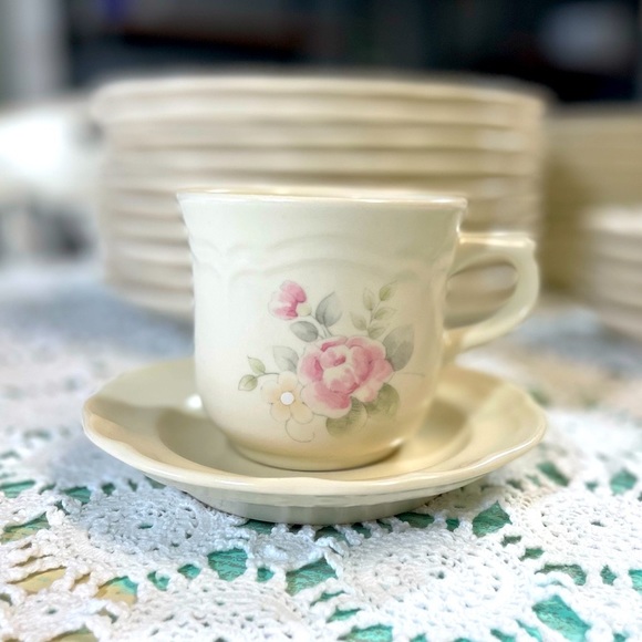 Pfaltzgraff Tea Rose Cup & Saucer Set of 4 Vintage China, Roses Floral Pattern - Picture 9 of 16